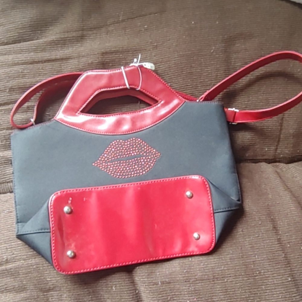 Lips black and red handbag